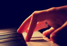 记者:国足回国次日再搞封闭训练,或追求心理暗示.